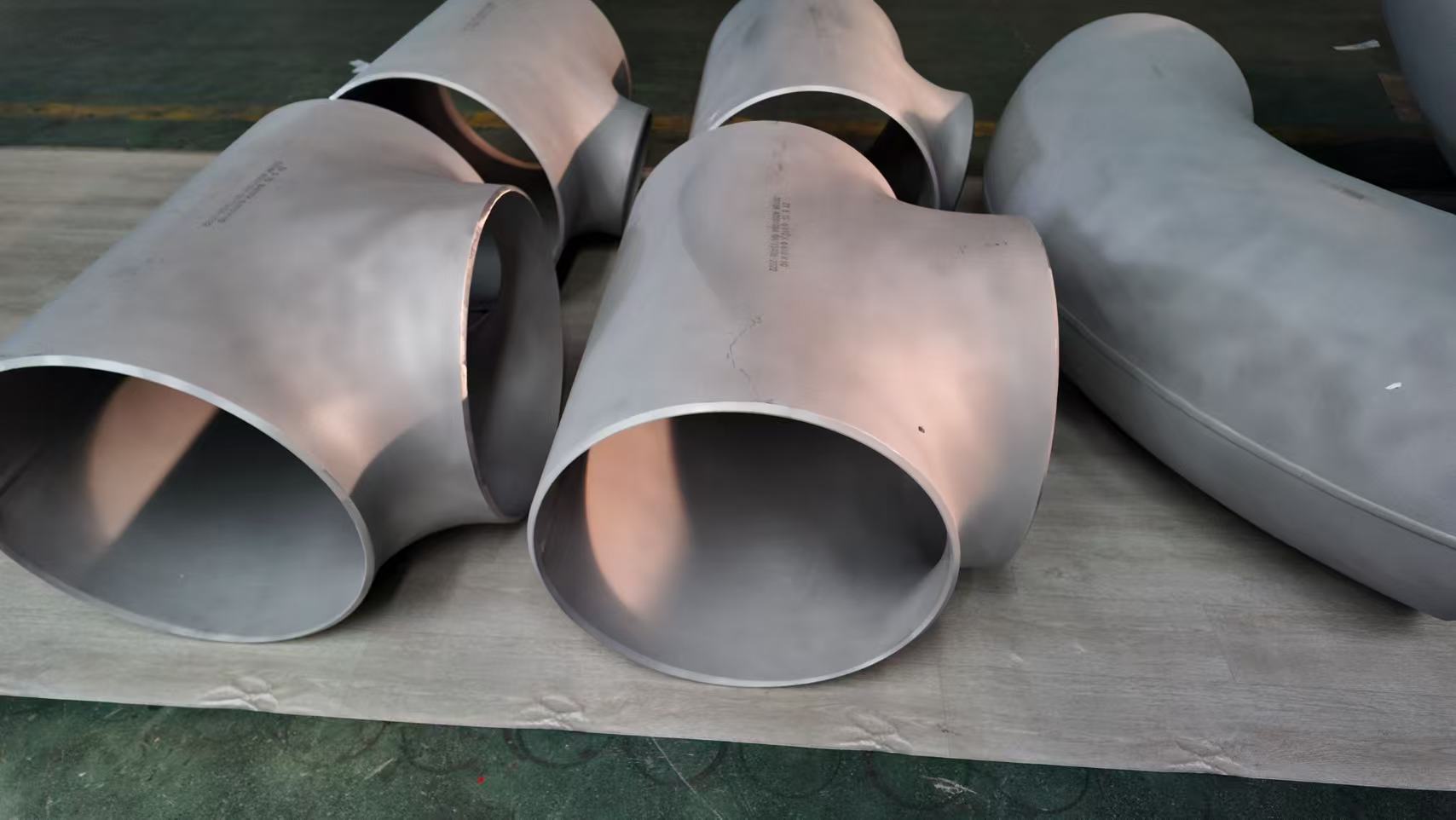 Paano Mo Pipiliin ang Tamang Flat Welding Flange para sa Iyong Piping System?